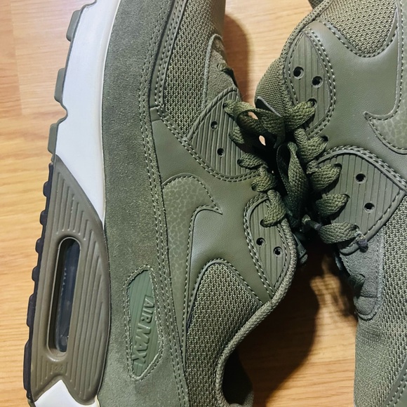 Nike Air Max 90 Essentials - Picture 6 of 8